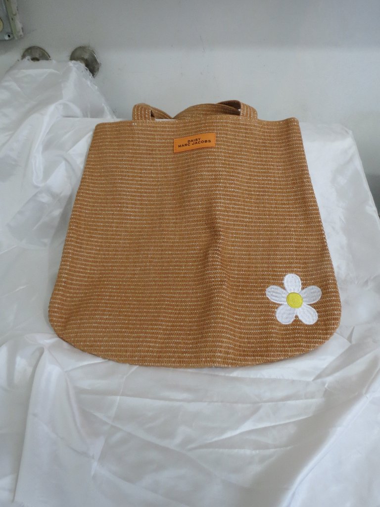 Daisy Marc Jacobs Nwt